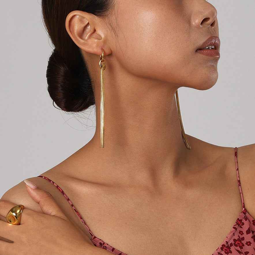 Boucles d’Oreilles Pampilles Or 18K – Élégance lumineuse et style épuré