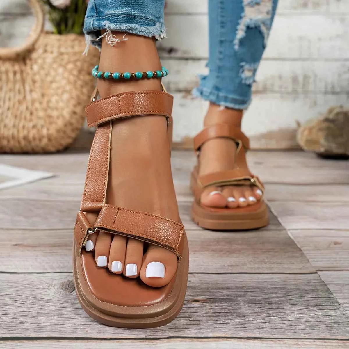 Écran Soleil — Sandales, style & lumière