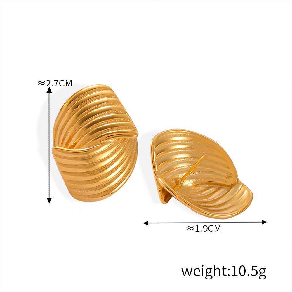 Boucles d’Oreilles Motif Ligne – Minimalisme graphique en Or 18K