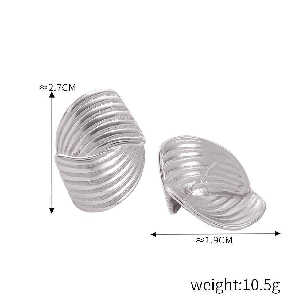 Boucles d’Oreilles Motif Ligne – Minimalisme graphique en Or 18K